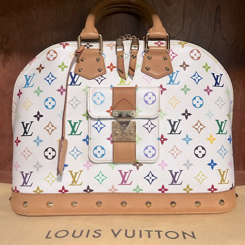 TRENDING Maxi Bags: Louis Vuitton Alma Murakami GM